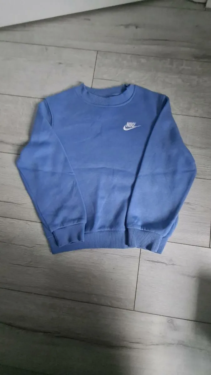 Nike jumper 8-9 - Image 1