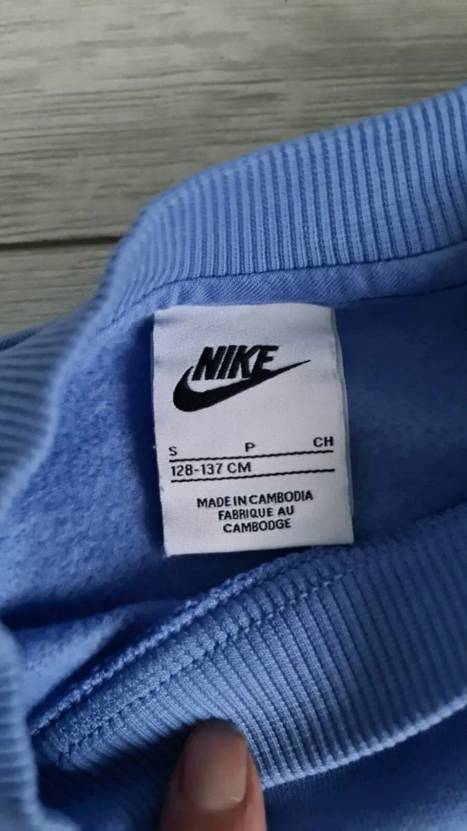 Nike jumper 8-9 - Image 3