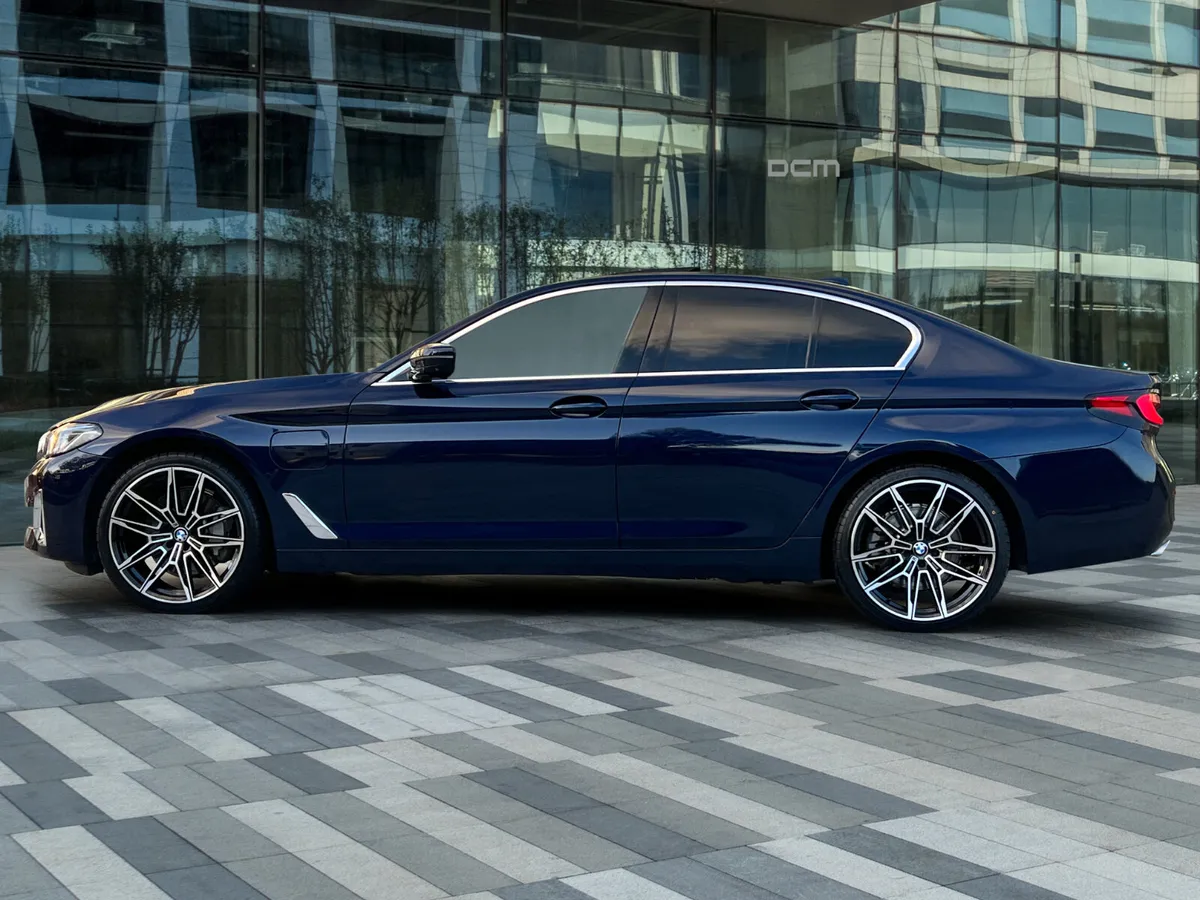 BMW 530e G30 LCI Luxury Joy Plus *Sunroof* - Image 4