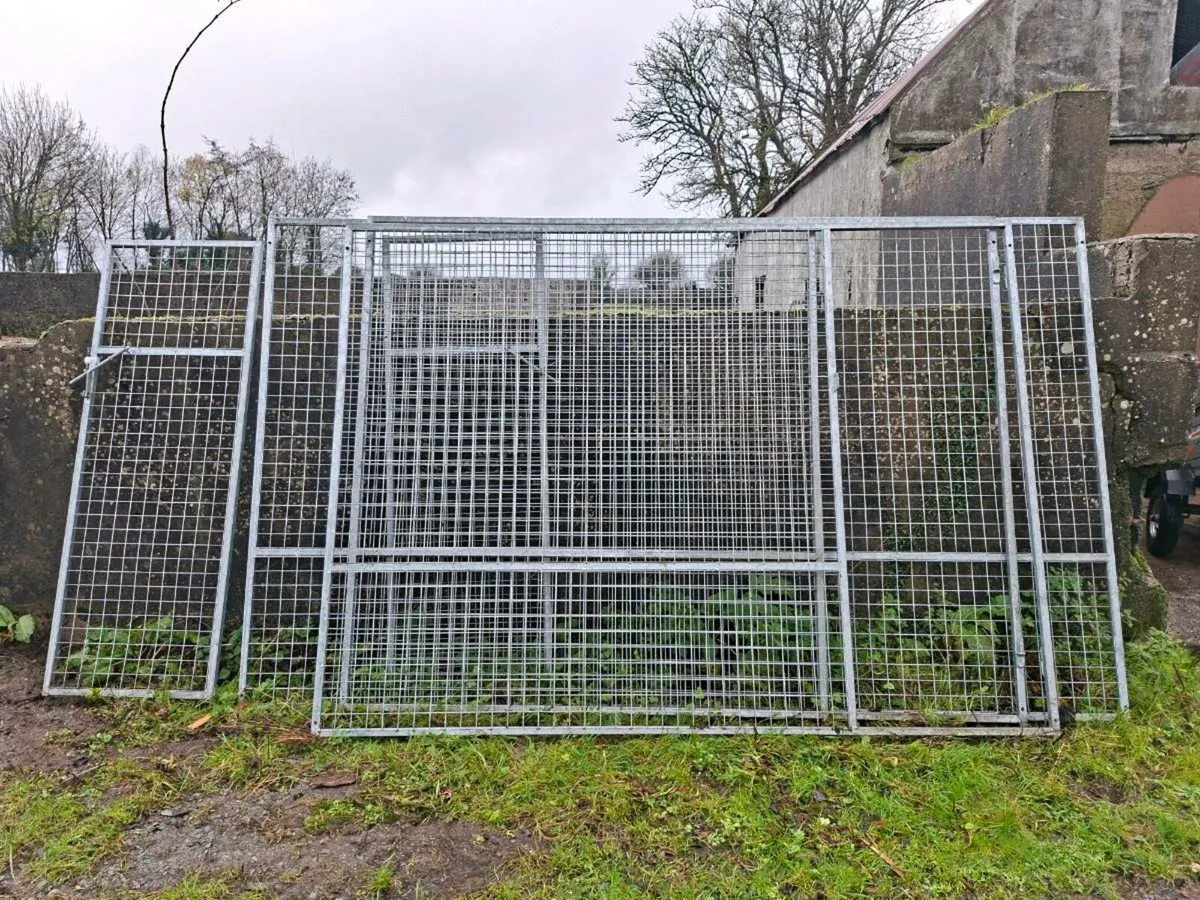 Dog run panels - Image 1