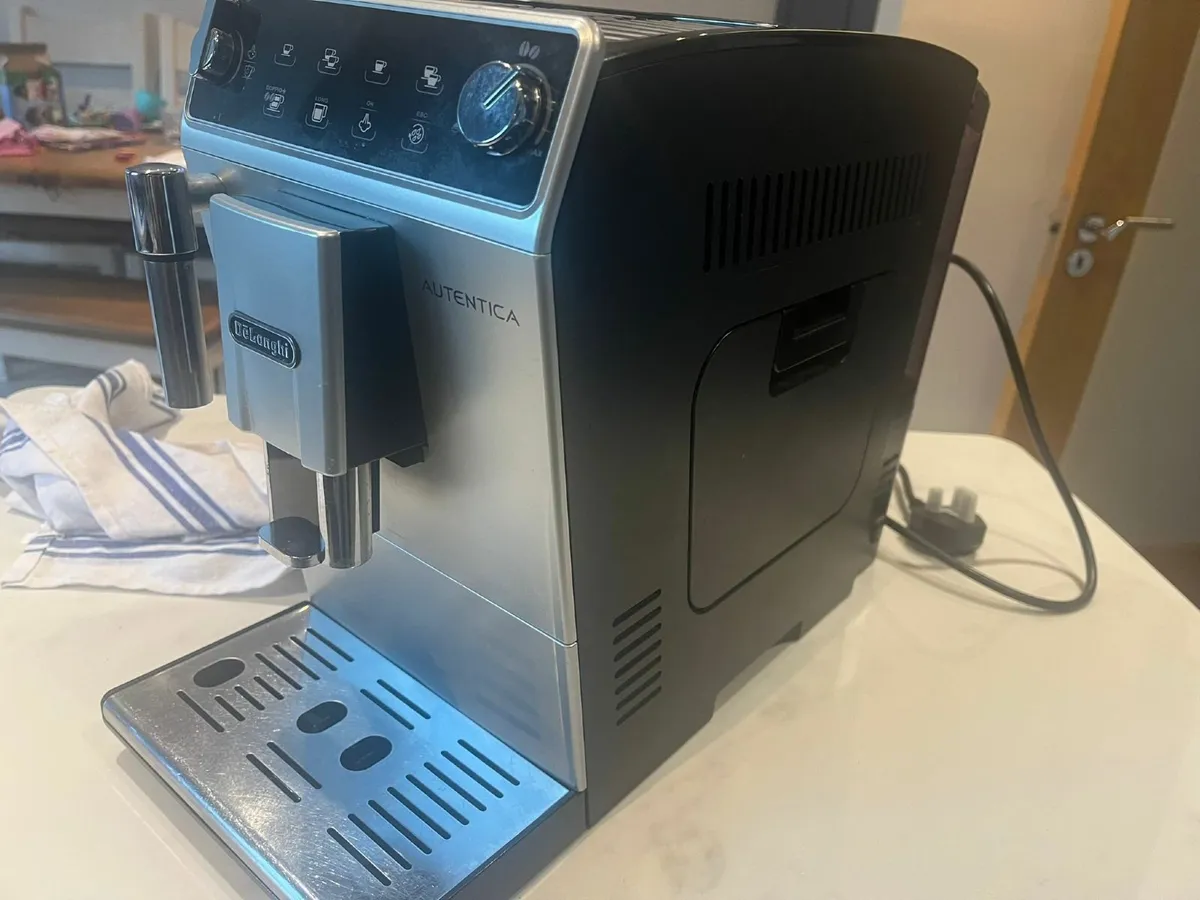 Delonghi Autentica Coffee machine - Image 3