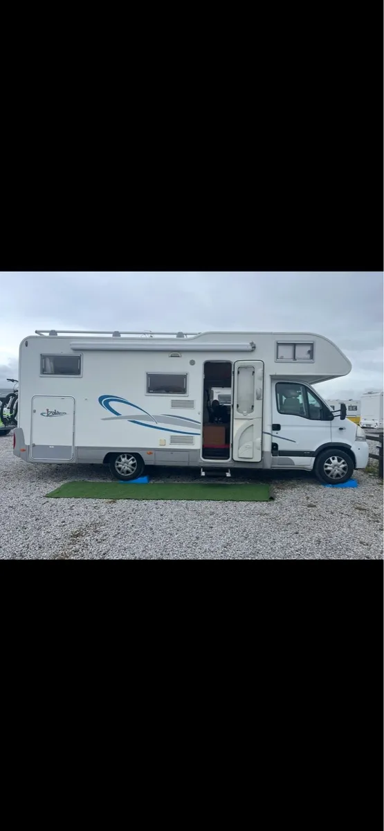 Camper van - Image 1