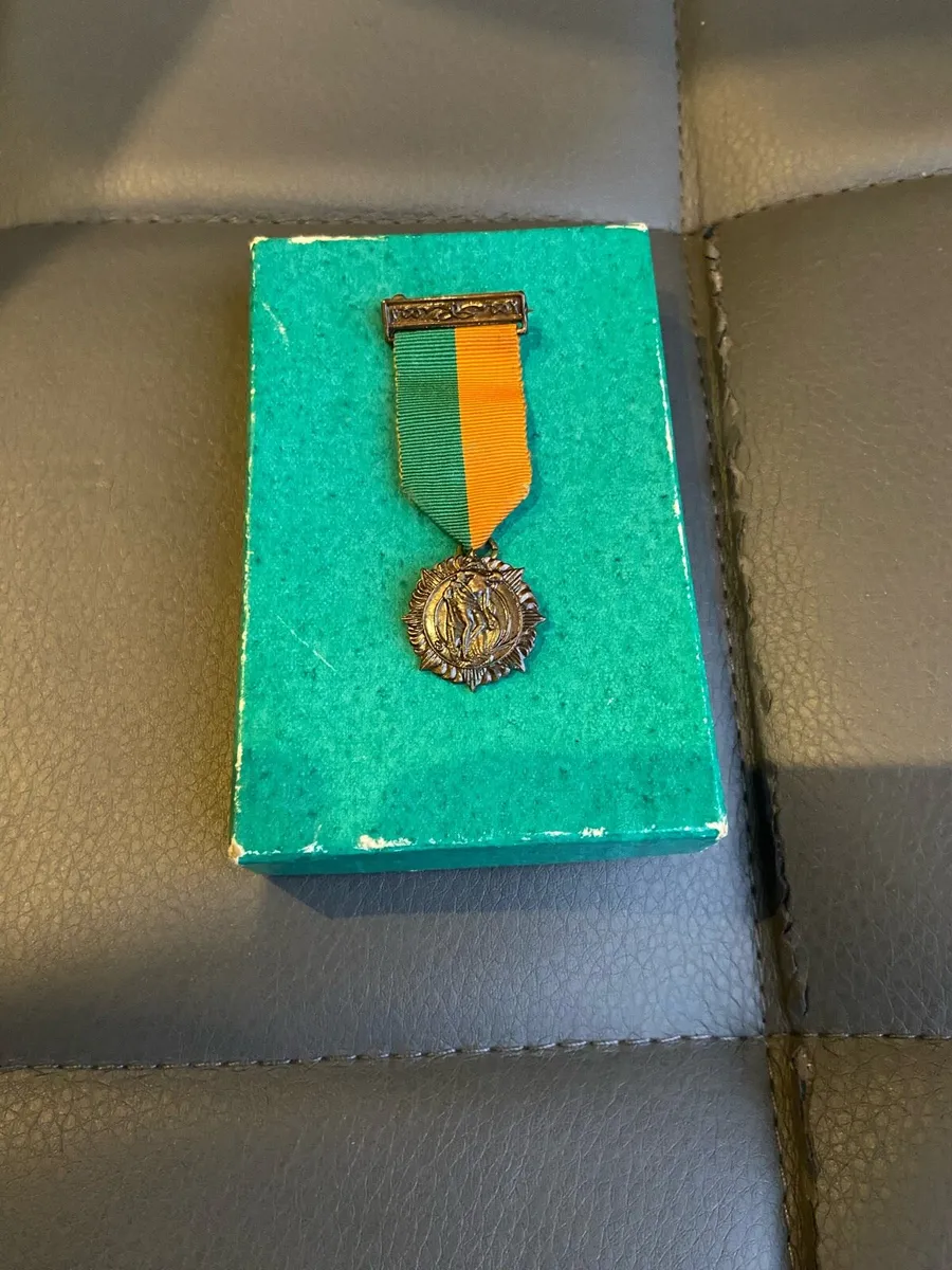 Original Rare 1916 Easter Rising Miniature Medal - Image 3