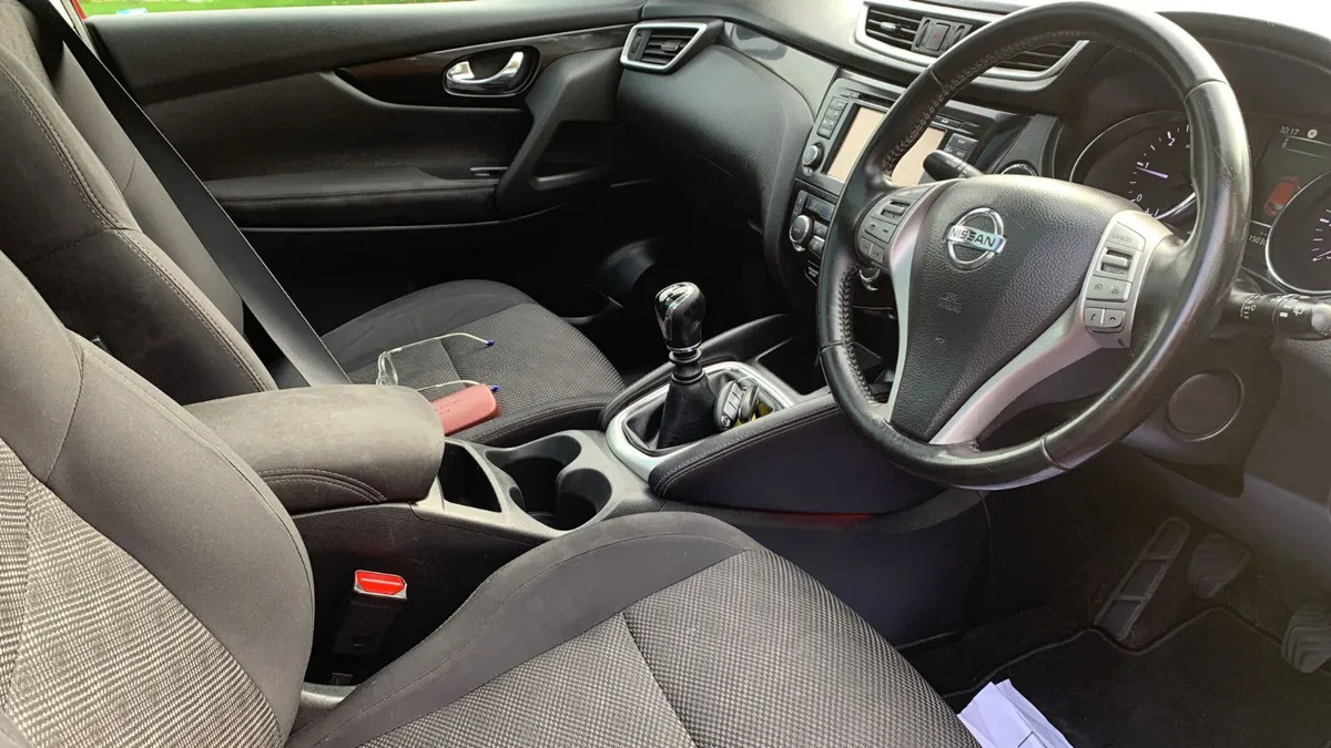 Nissan Qashqai 2017 Xe Premium 1.5 dci - Image 3