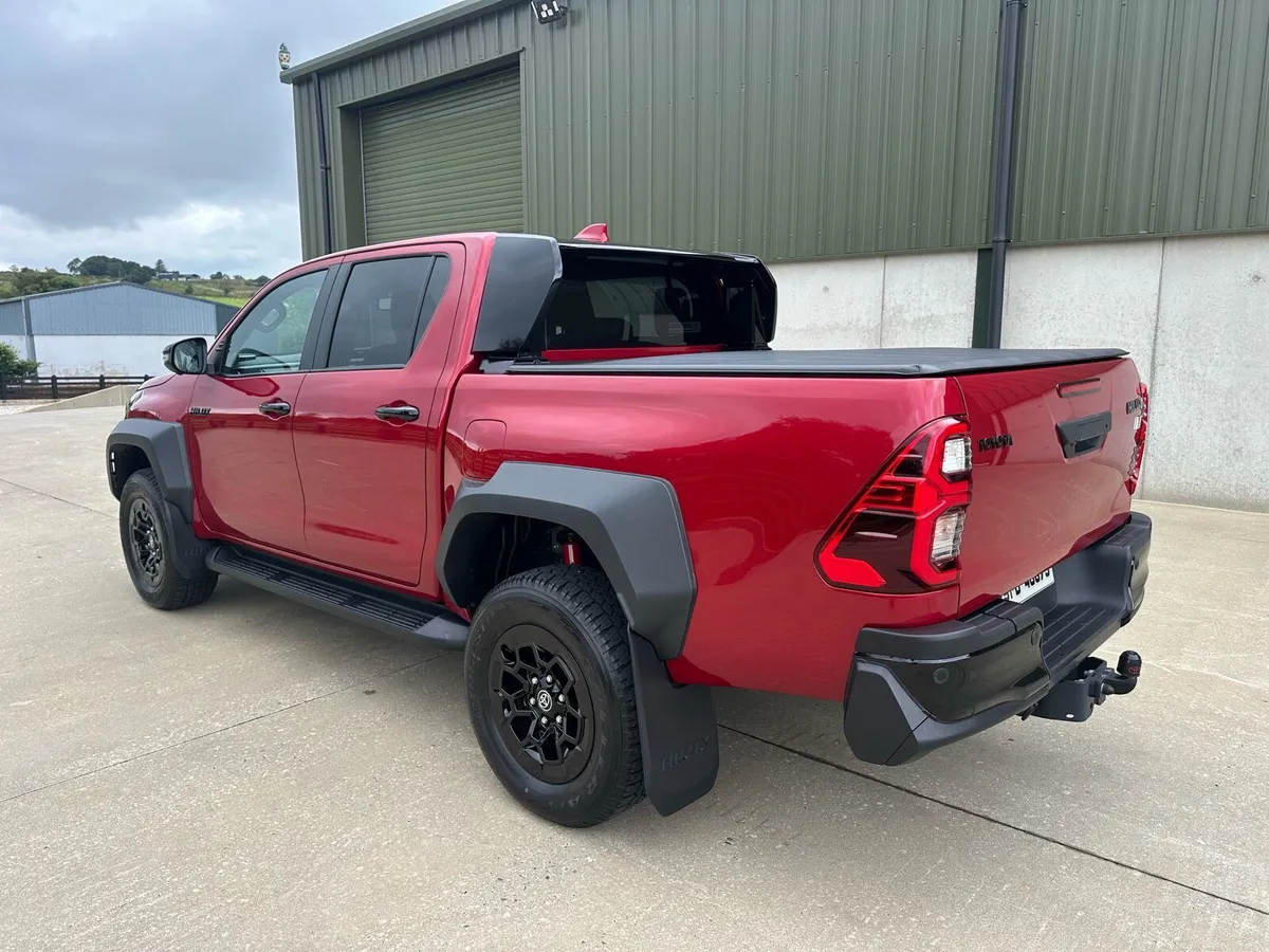 Year 2025 Toyota Hilux GR Sport 2 - Image 4