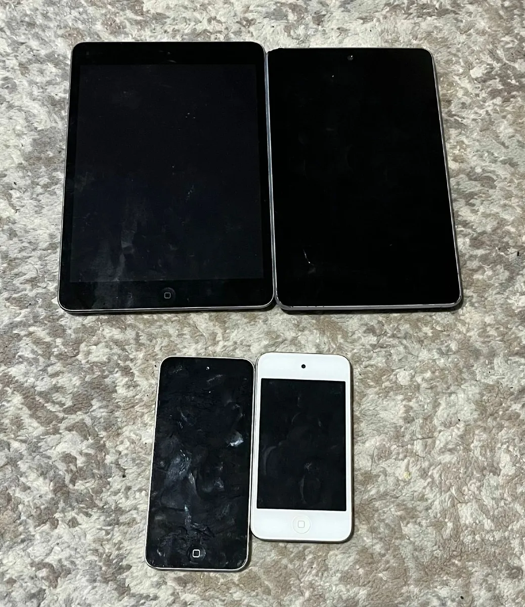 JOBLOT of phones for repair or parts - Image 2