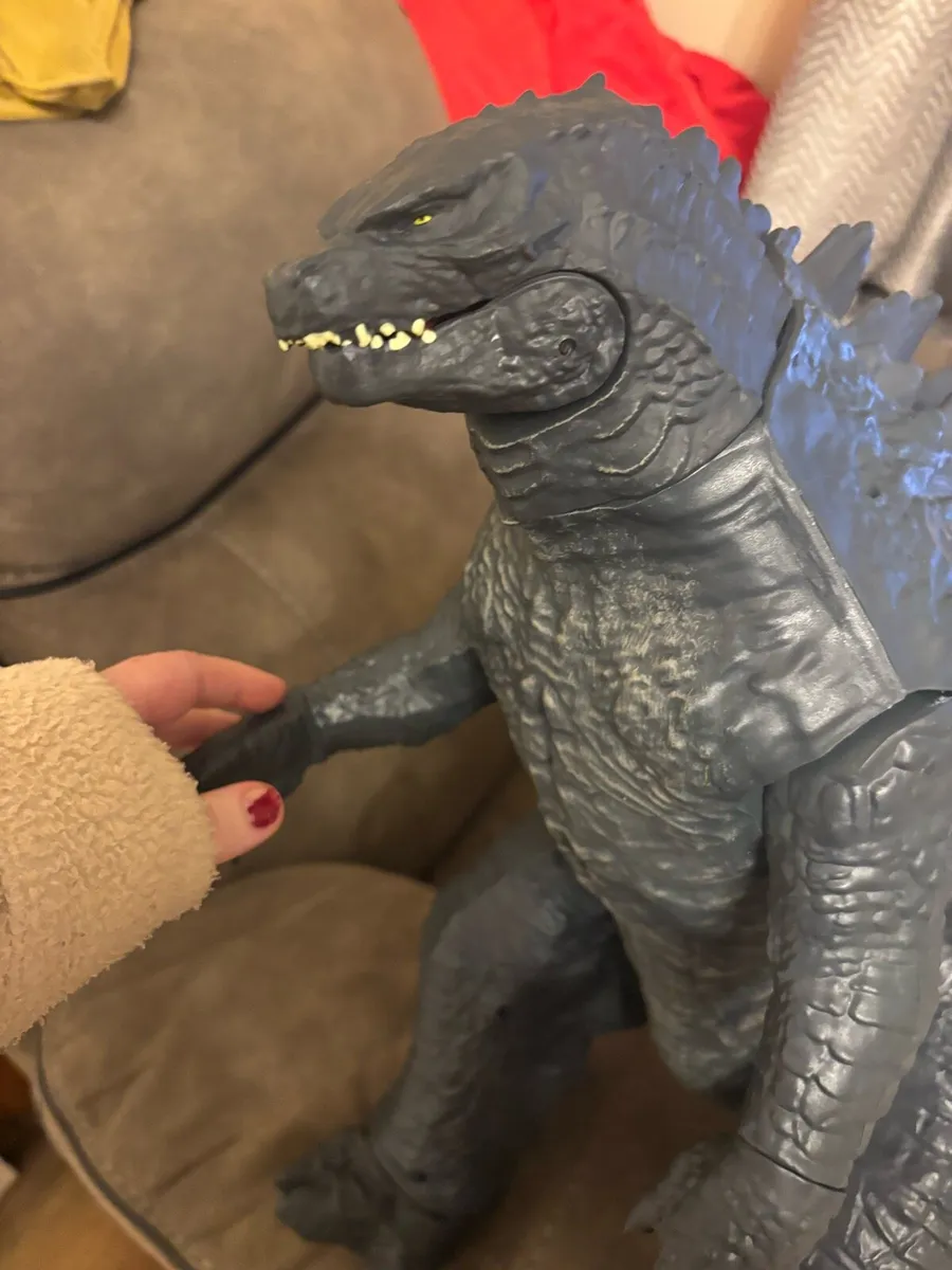Very large Godzilla toy - Image 4
