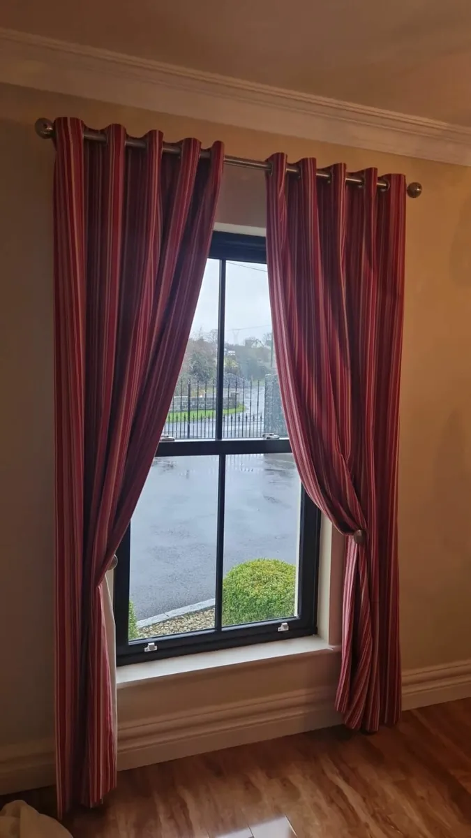 2 x Set of curtains - Image 1