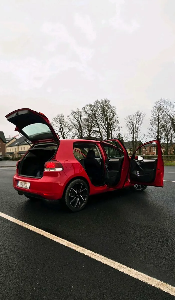 VOLKSWAGEN GOLF HIGH SPEC 1.4 TSI 6 SPEED MANUAL - Image 4