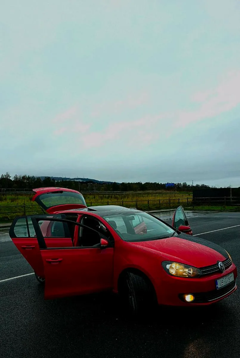 VOLKSWAGEN GOLF HIGH SPEC 1.4 TSI 6 SPEED MANUAL - Image 3