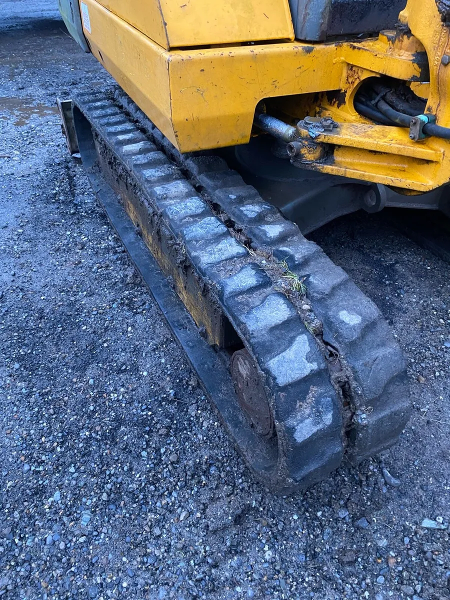 Rubber tracks fit jcb - Image 1