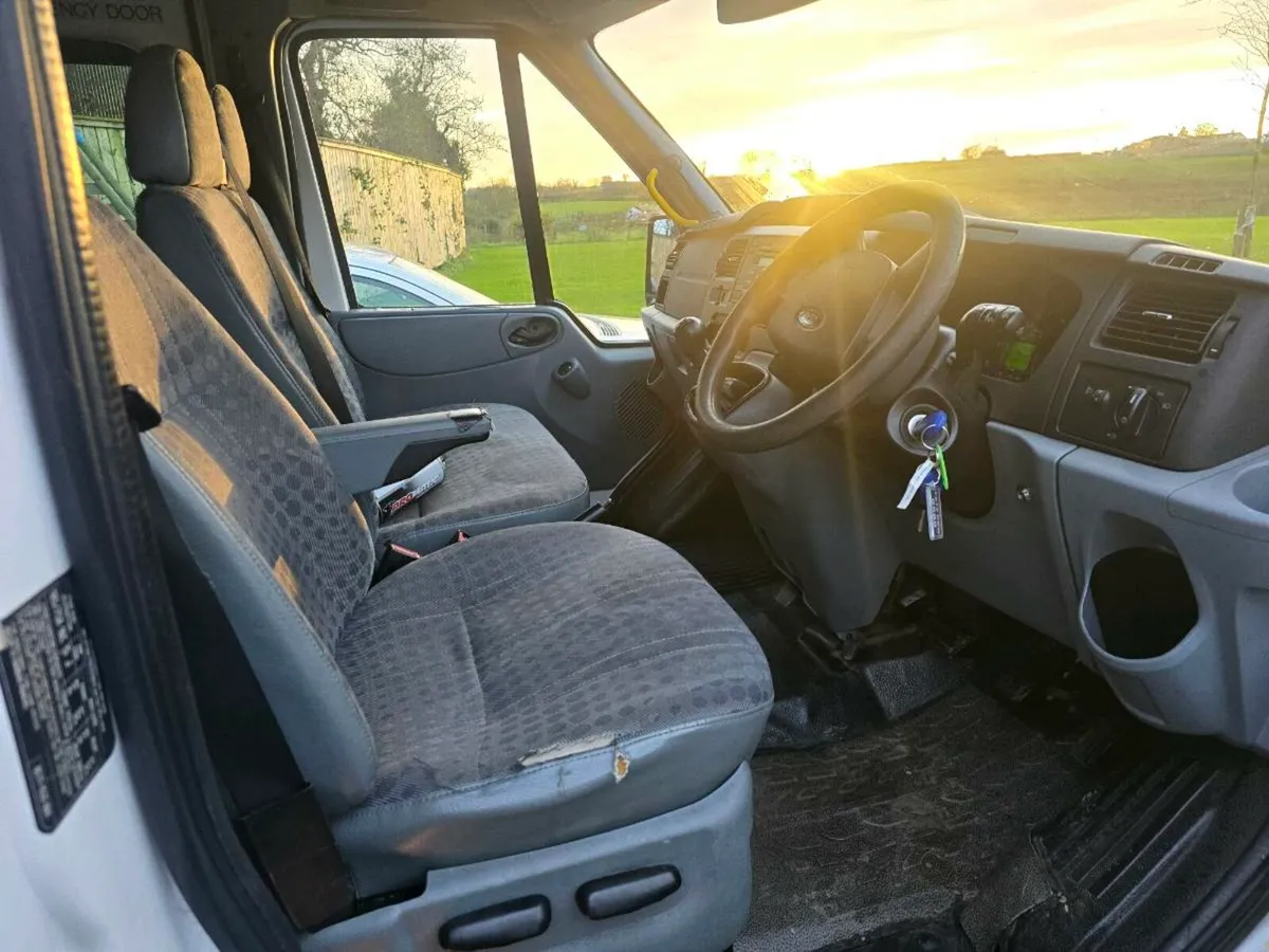 2013 Ford Transit Minibus 2.2 6 Speed - Image 4