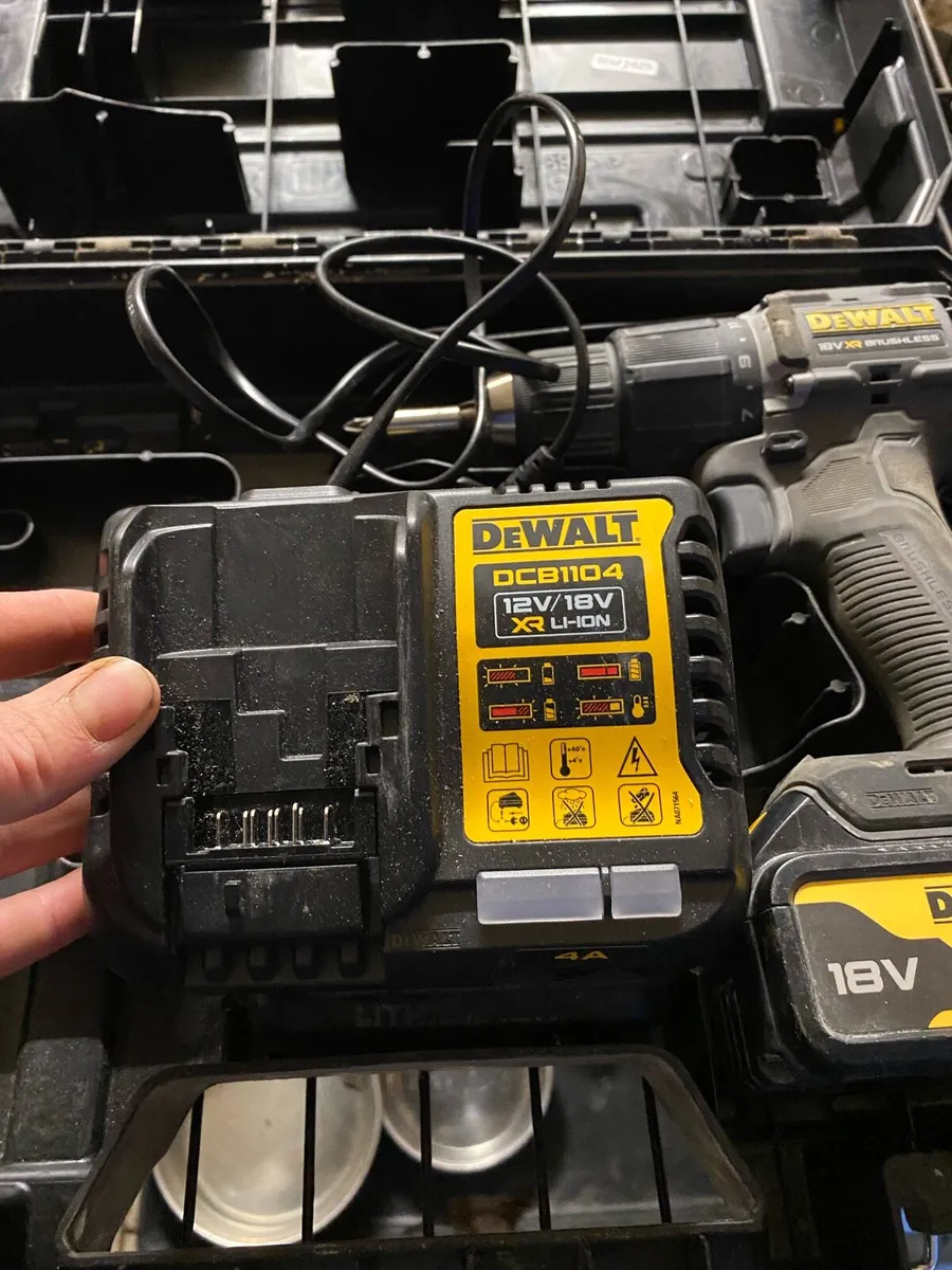 Dewalt battery drill - Image 3