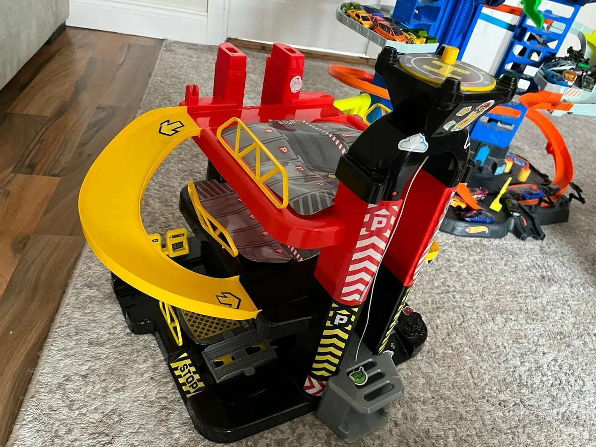 Set of Toy Car Parking Garages - Image 3