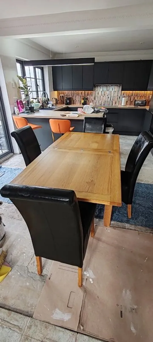 Dining table and chairs - Image 2