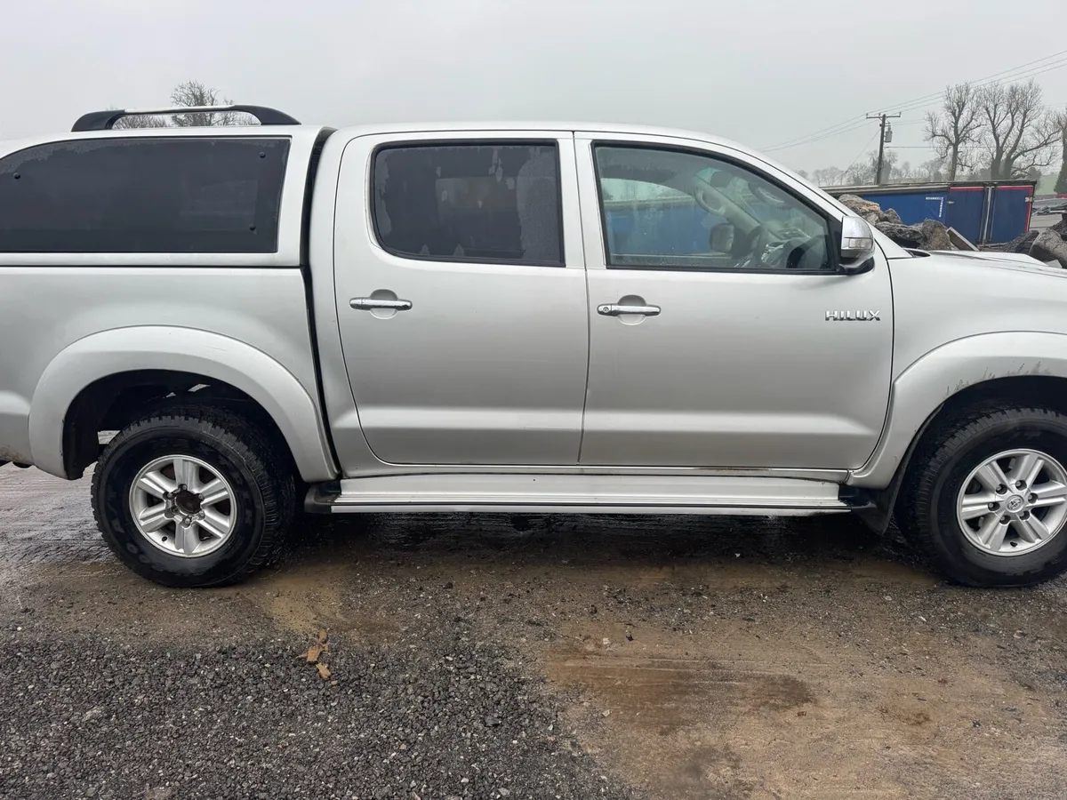 Toyota Hilux - Image 2