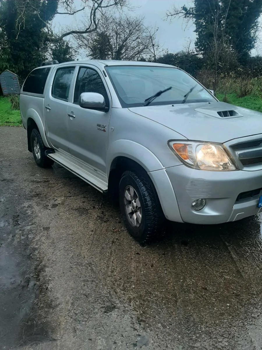 2008 Toyota Hilux - Image 2
