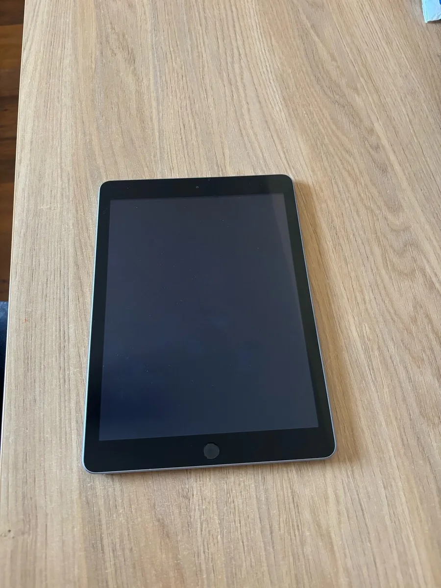 ipad 5th gen - Image 2