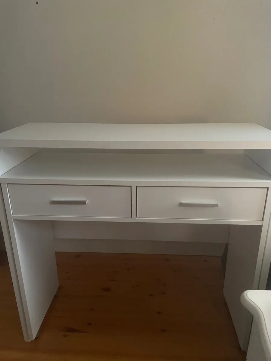 Vanity Dresser table - Image 1