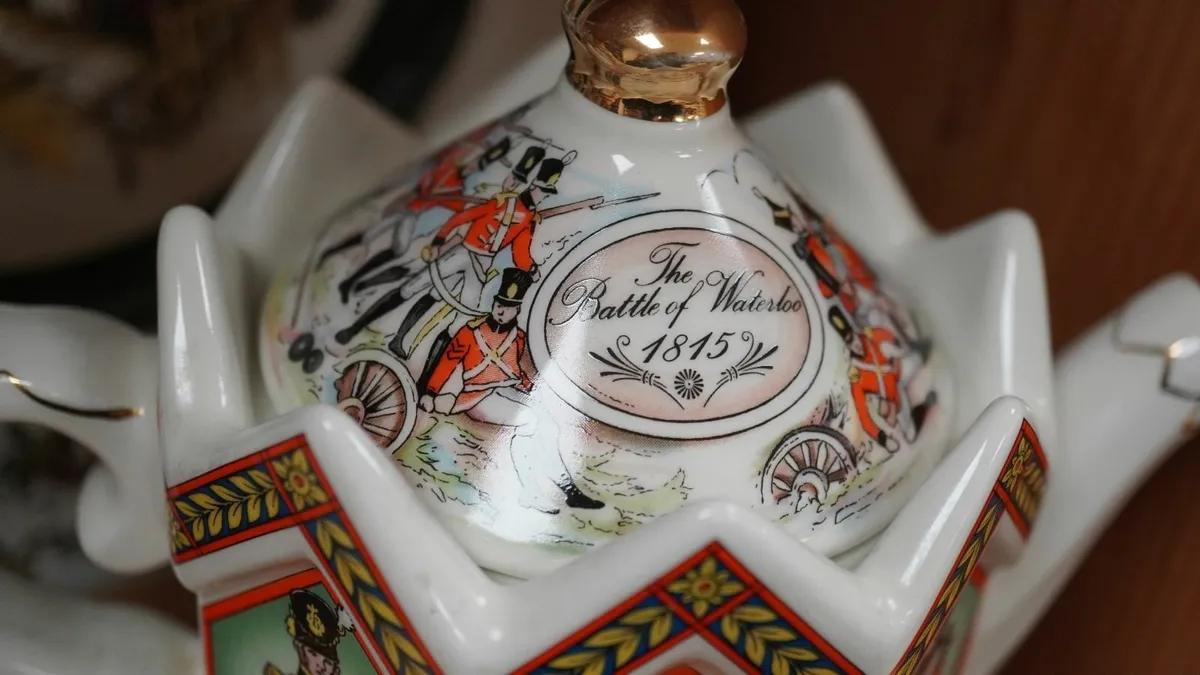 Sadler “Battle of Waterloo” Teapot - Image 3