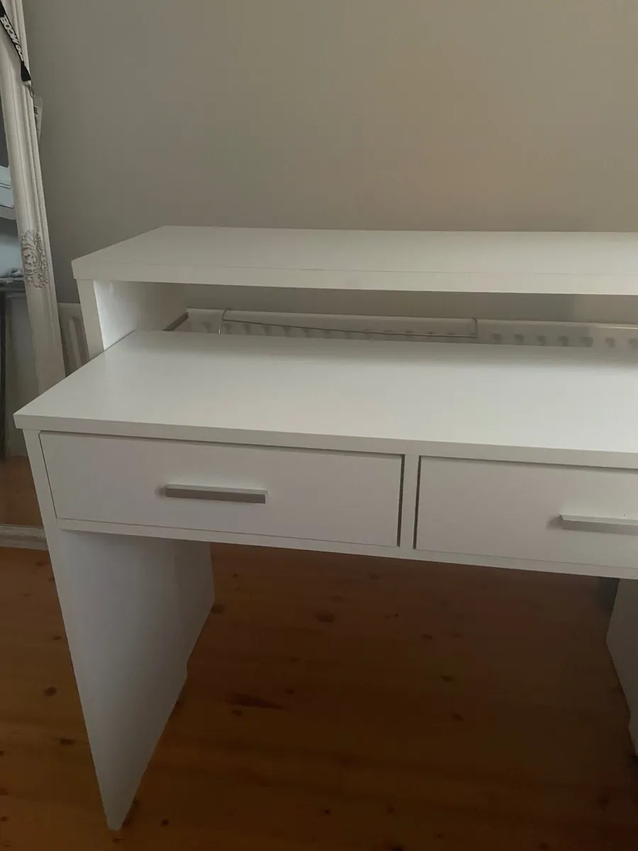 Vanity Dresser table - Image 3