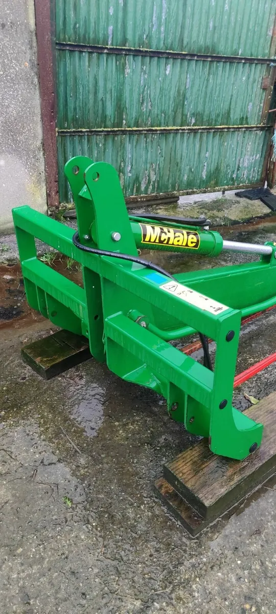 McHale Round Bale Splitter - Image 2
