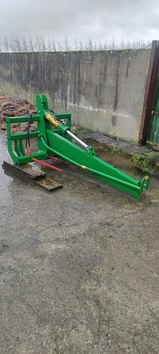 McHale Round Bale Splitter - Image 1