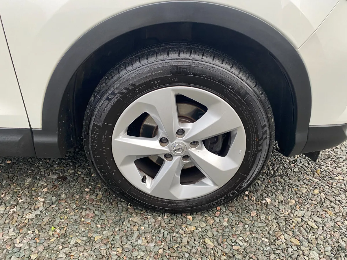 Mar 2019 Nissan Qashqai DCi Acenta Premium - Image 4