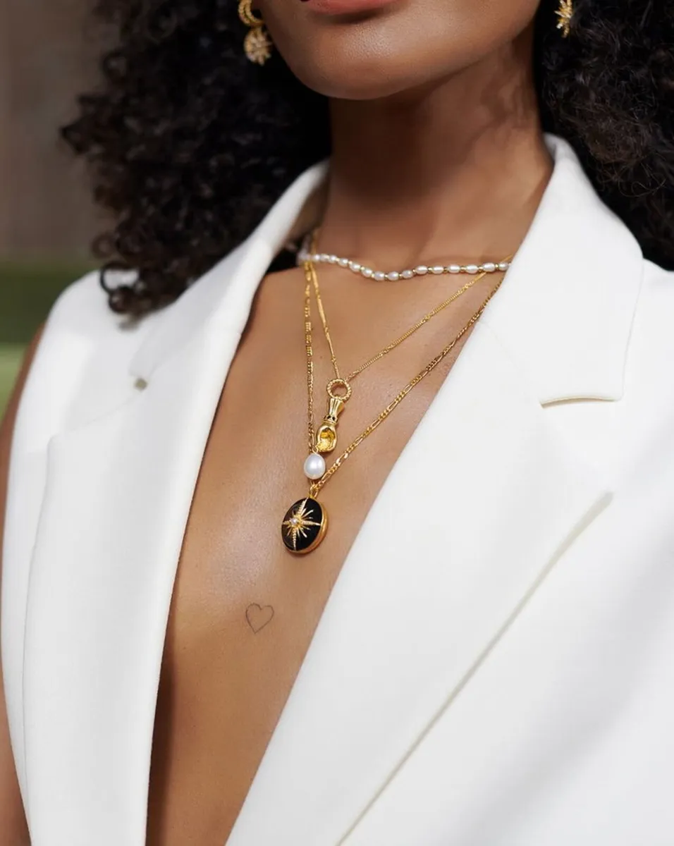 Missoma x Harris Reed Handpicked Pearl Necklace. - Image 4