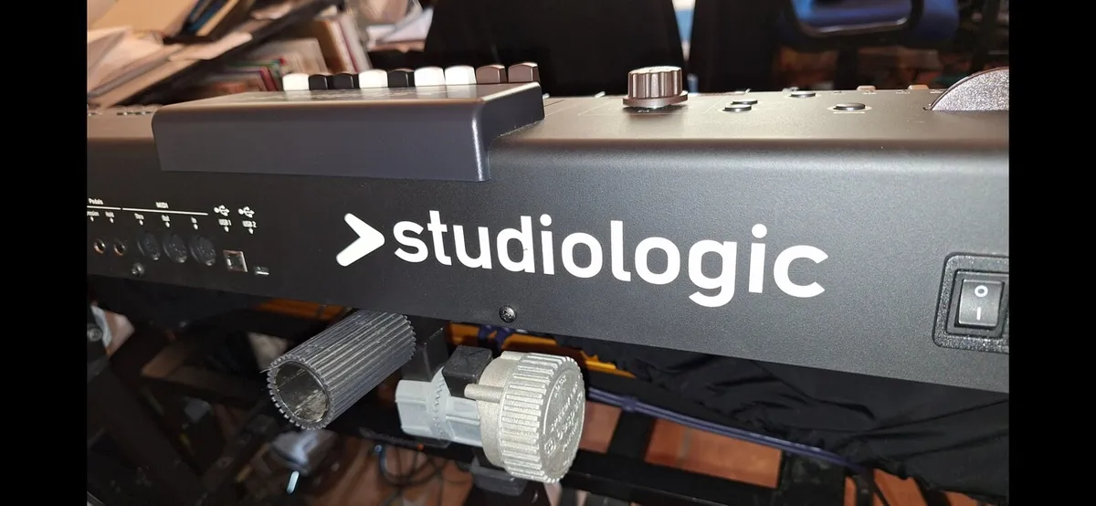 Organ keyboard - Image 2