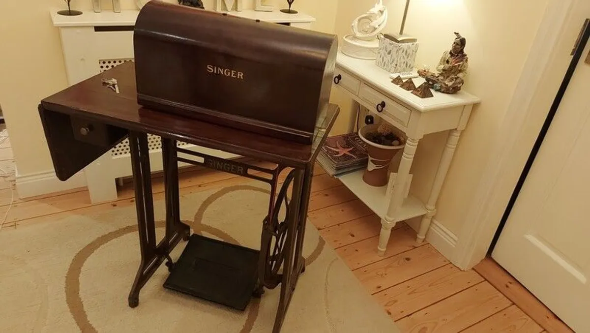 Singer sewing machine vintage - Image 2