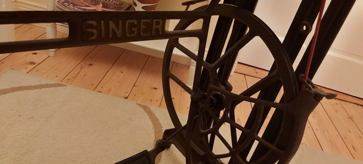Singer sewing machine vintage - Image 3