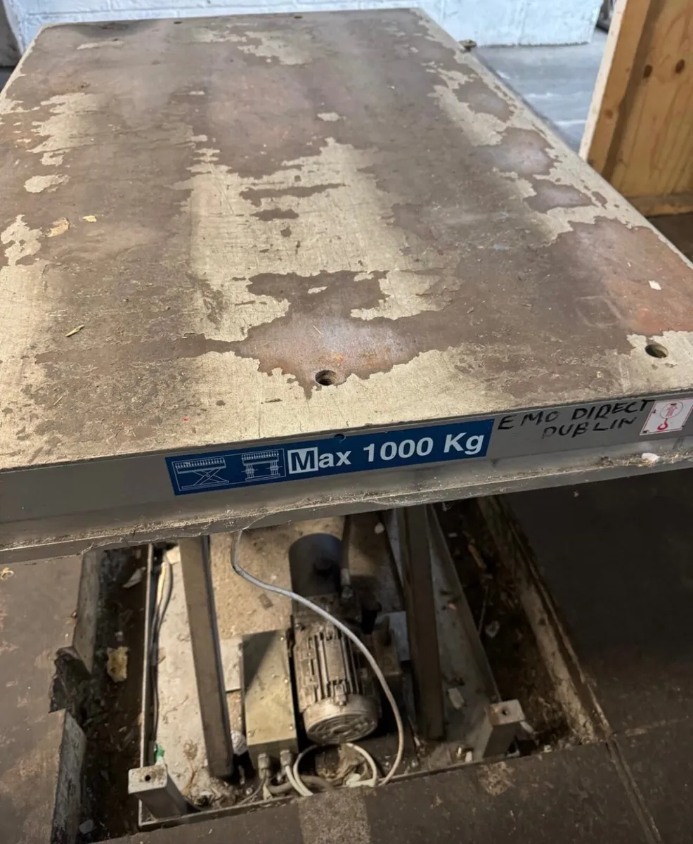 Air compressor / lift / weighing scales - Image 2