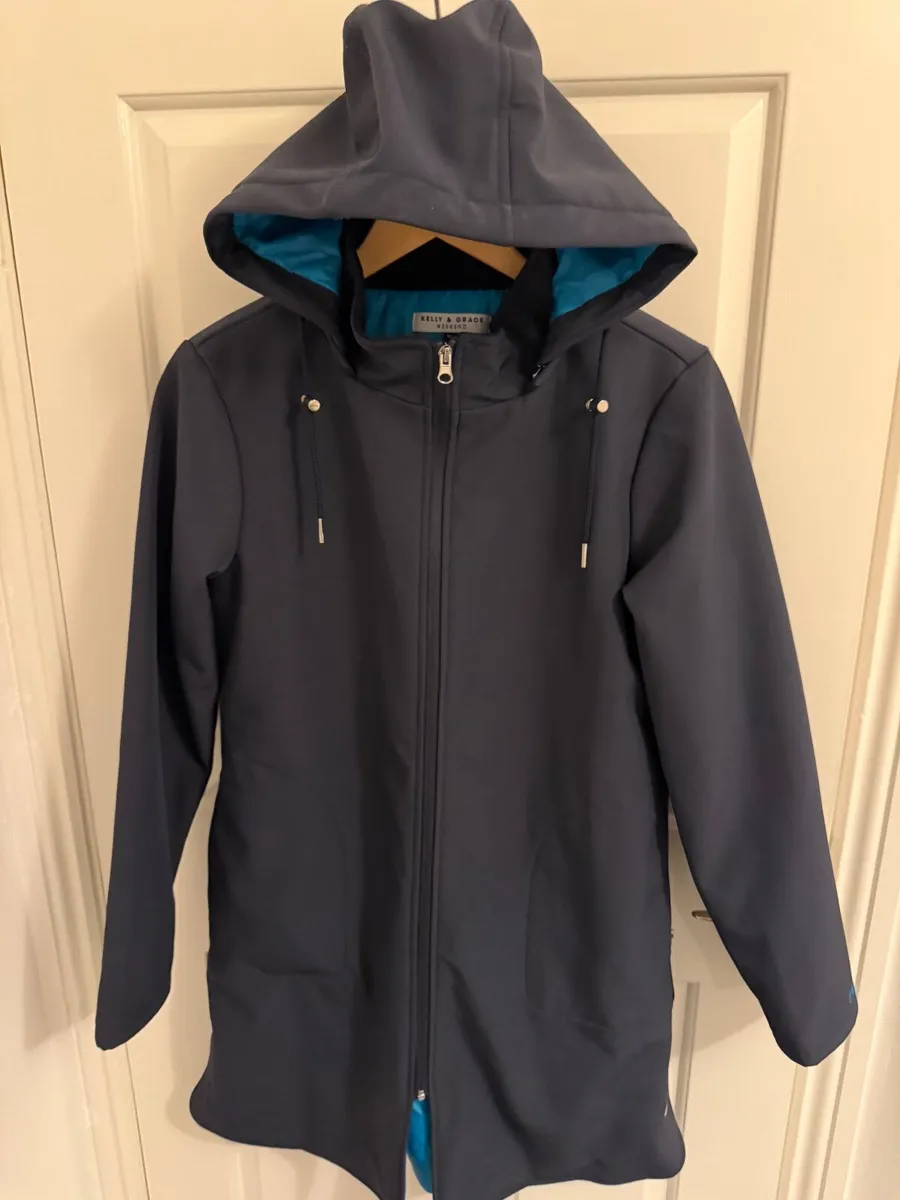 Carraig Donn Hooded Soft Shell Rain Jacket - Image 2