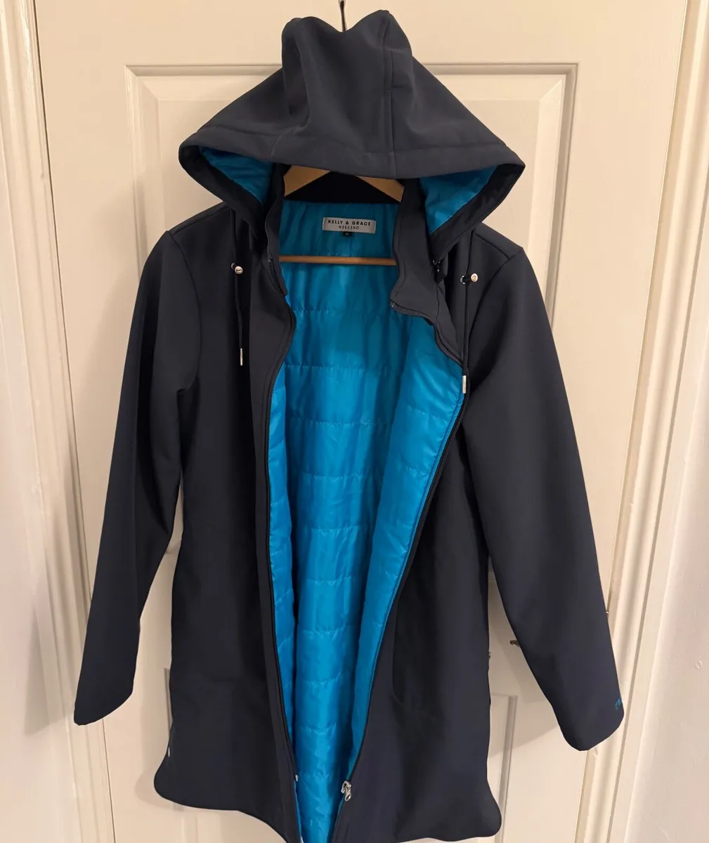 Carraig Donn Hooded Soft Shell Rain Jacket - Image 3