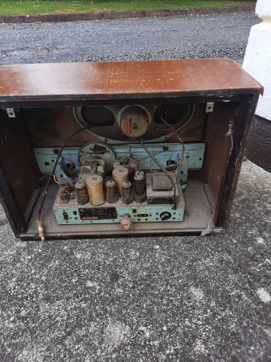 Antique radio - Image 2