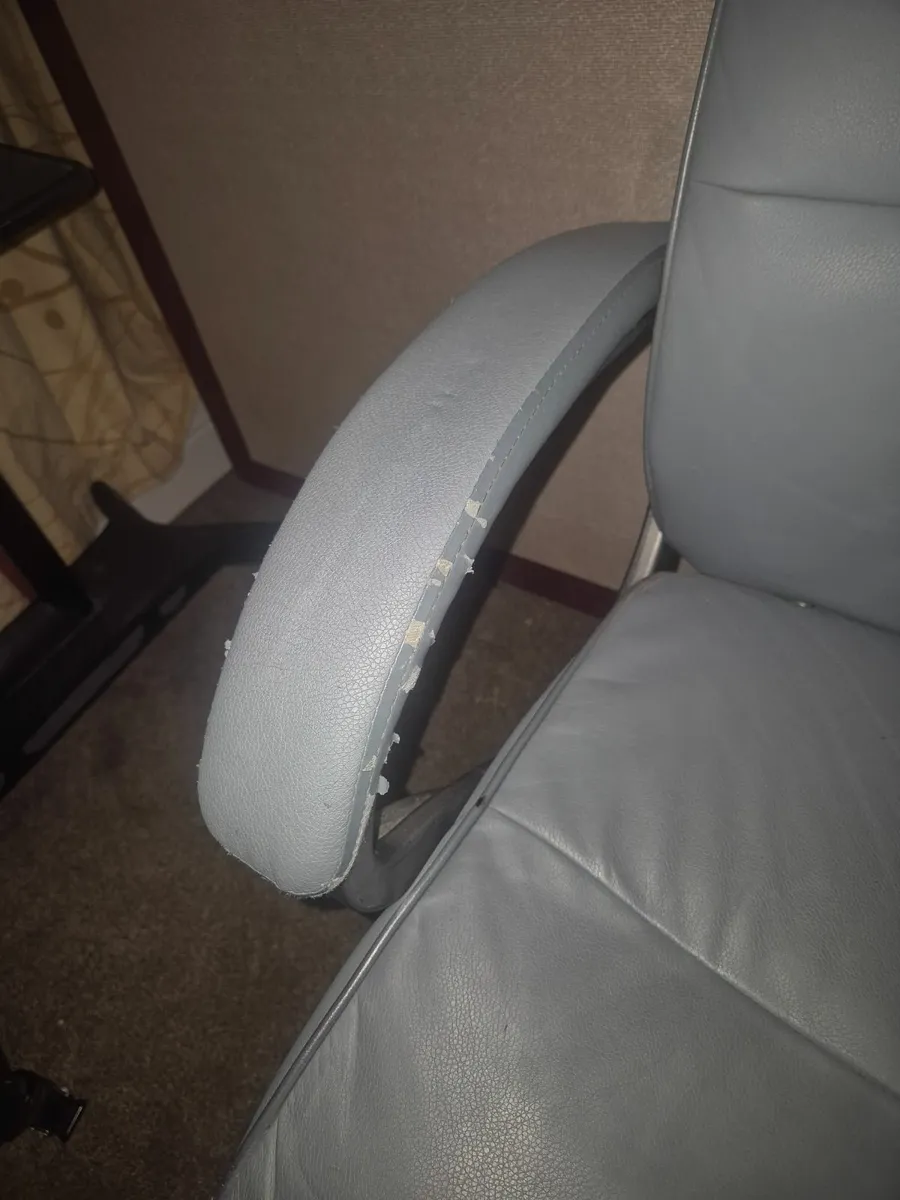 Office chair - Image 2