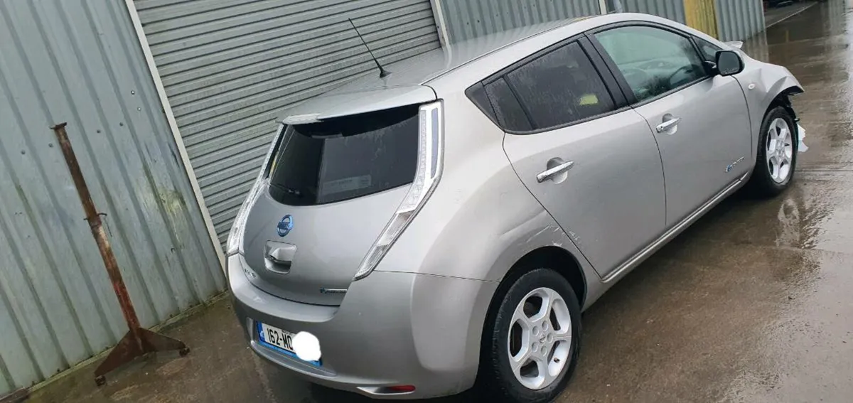 162 NISSAN LEAF EV - Image 4