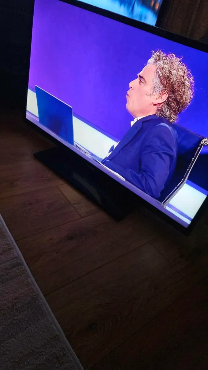 40 inch TV - Image 2