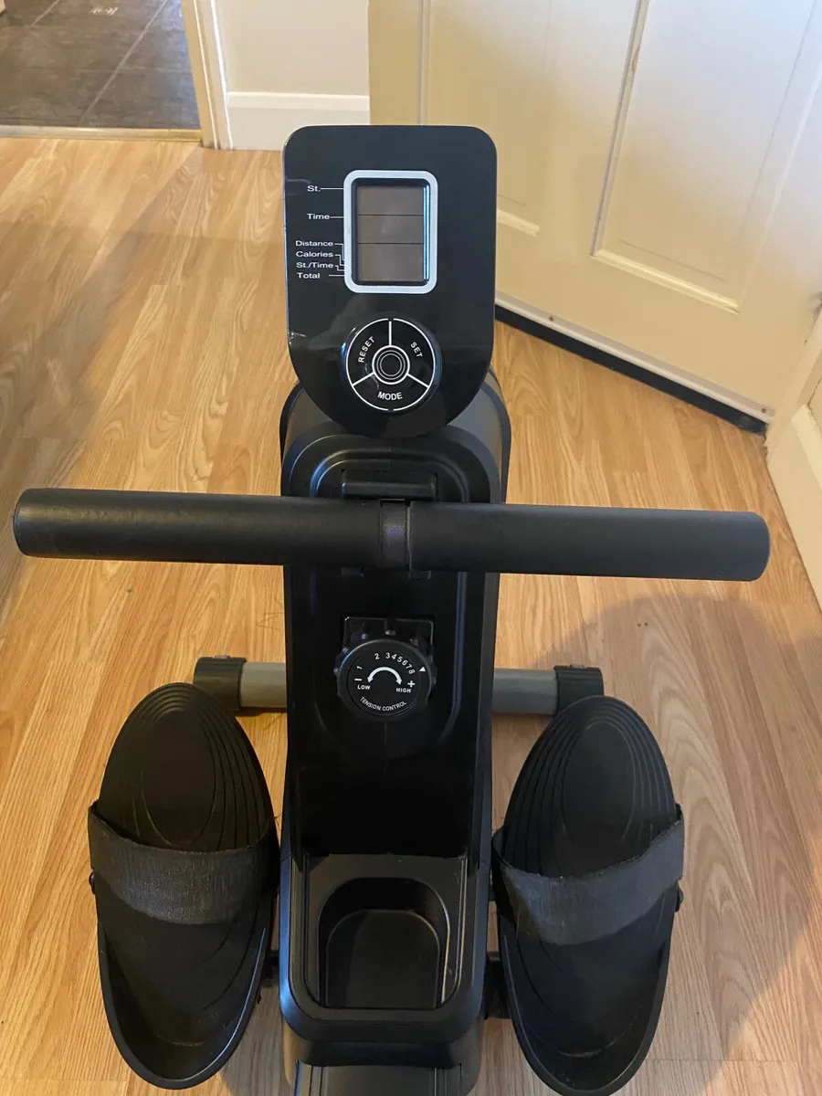 Rowing Machine - Image 2
