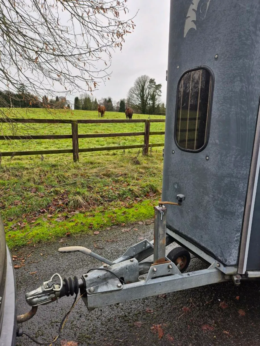 Cheval 2003XL Horse Trailer (2006 manu.) - Image 4