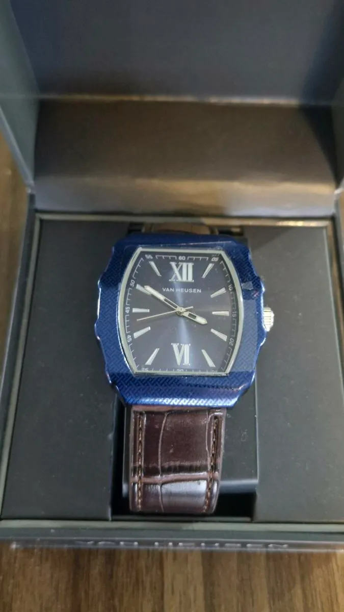 Van Heusen Japan Movement Stainless Steel watch - Image 3