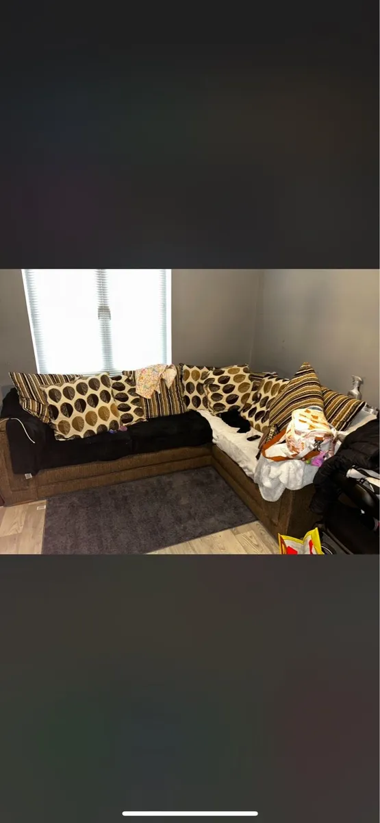 Corner couch free - Image 1