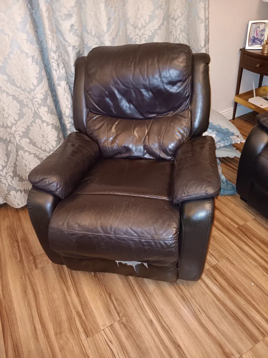 Couch and arm chair - Image 3