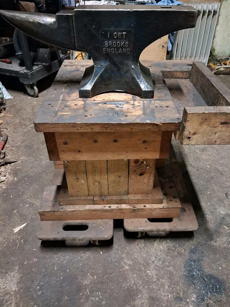 51kg John Brooks Anvil and Stand - Image 3