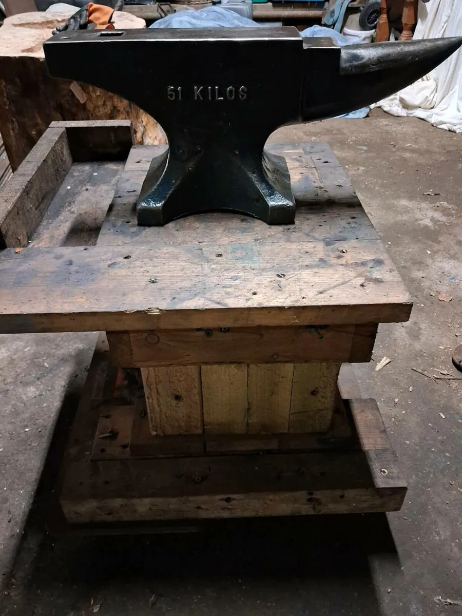 51kg John Brooks Anvil and Stand - Image 4