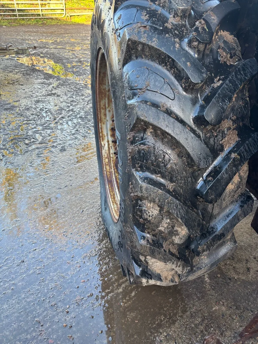 Complete set of rims with tyres 390 Massey - Image 4