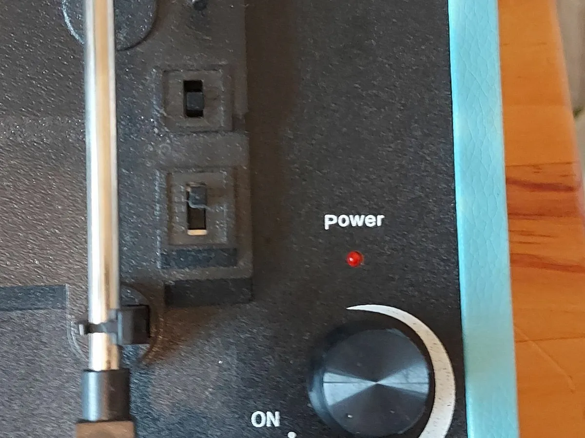 Denver Turntable Record Player in Blue Wooden Case - Image 4