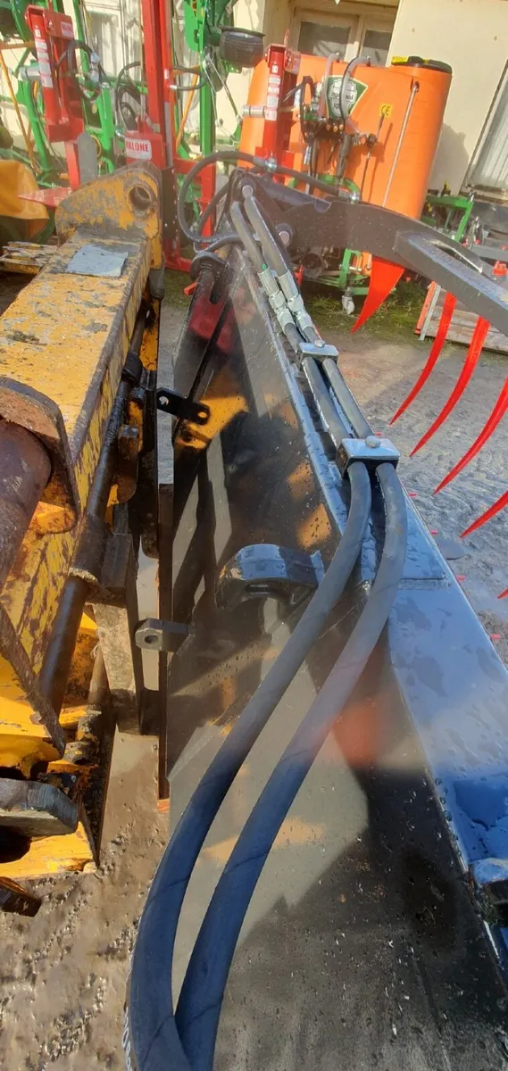 6 foot tine grabs and buckets in stock - Image 4