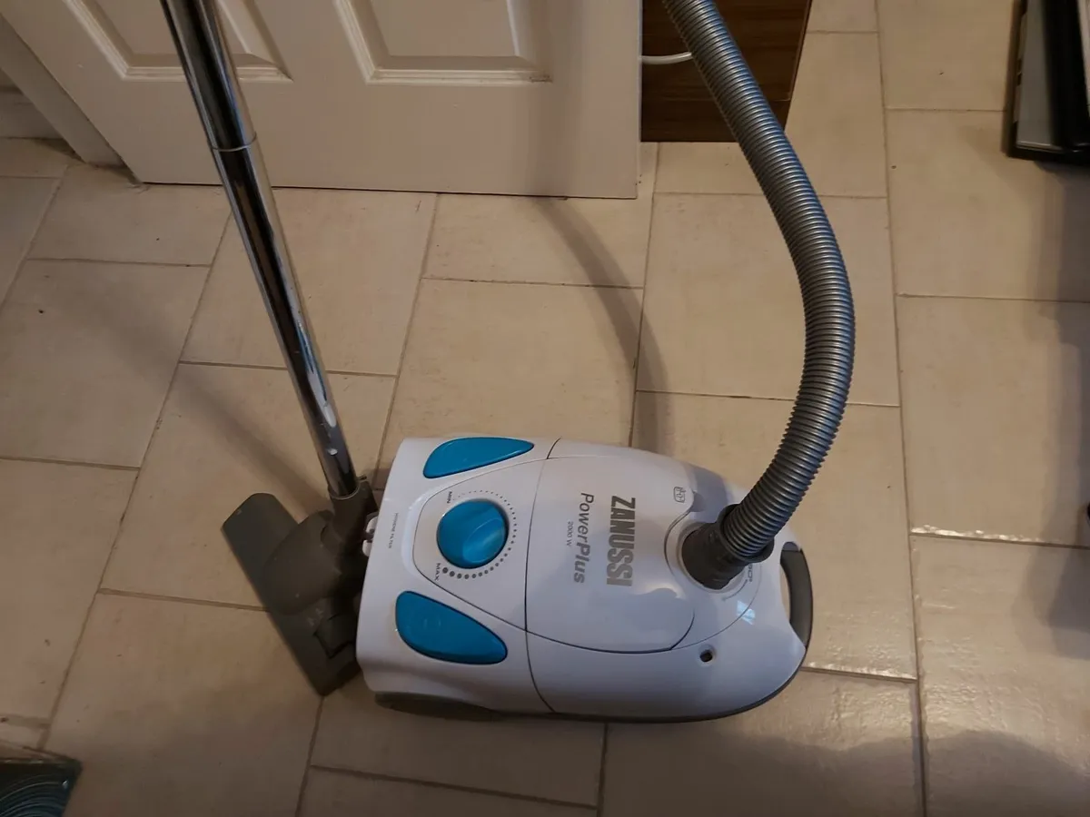 ZANUSSI PowerPlus 2000 W Vacuum Cleaner, ZAN4402 - Image 1